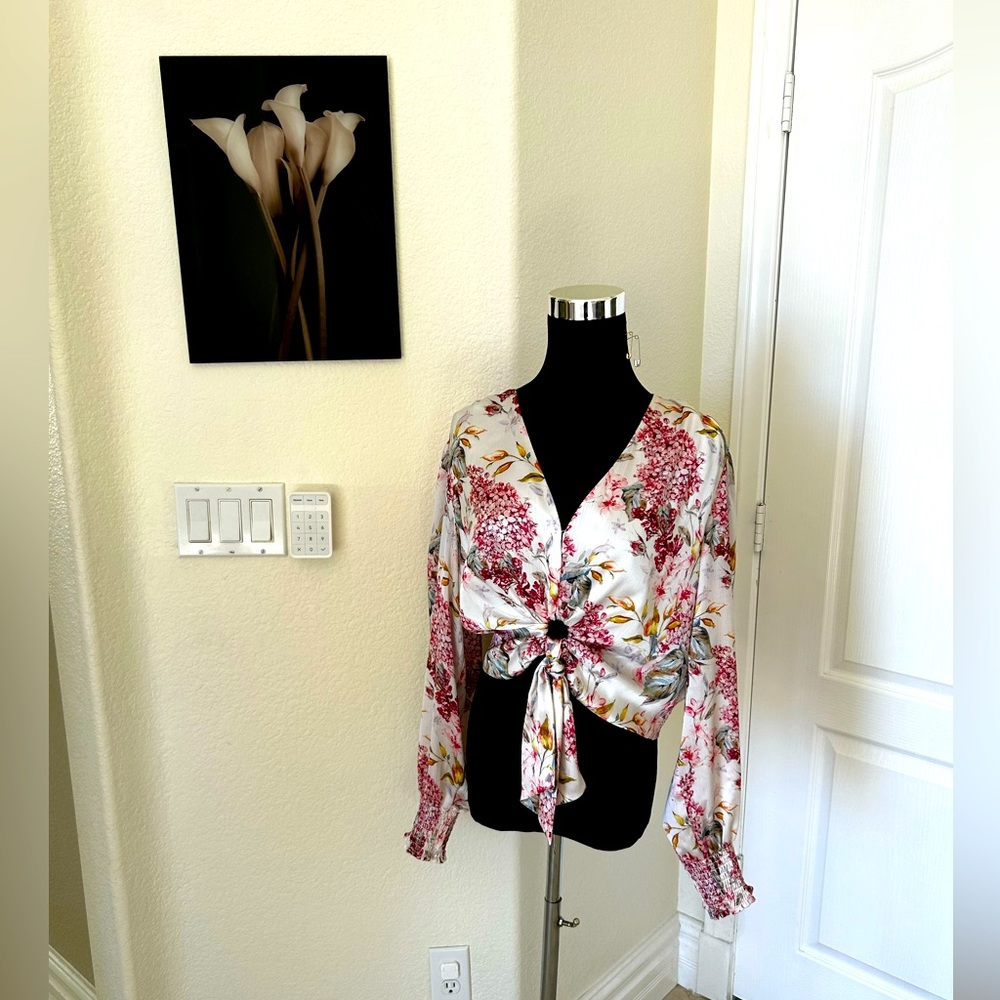 ❤️🥰💘Bebe blouse 👚 size Large